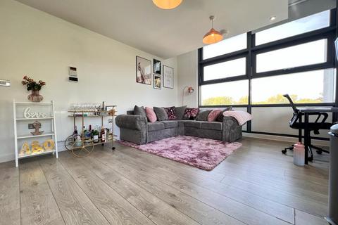 2 bedroom flat to rent, Edinburgh Gate, Harlow CM20