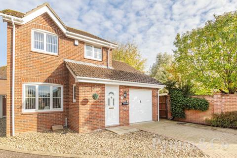 3 bedroom detached house for sale, Pond Road, Norwich NR10