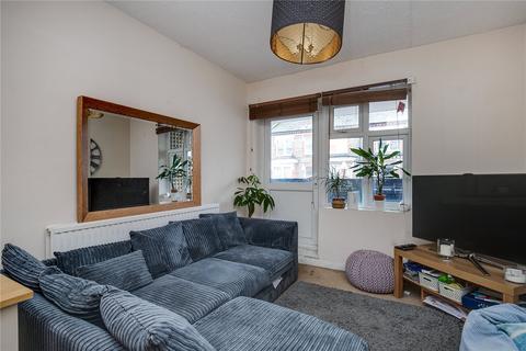 2 bedroom apartment to rent, Severus Road, London, SW11