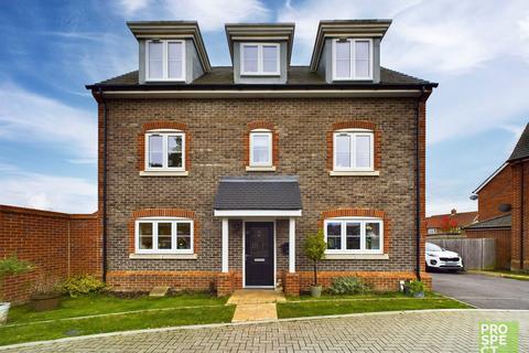 4 bedroom detached house for sale, Priors Gardens, Spencers Wood, Reading, Berkshire, RG7