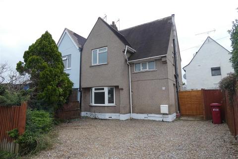 3 bedroom semi-detached house to rent, Marina Way, Cippenham