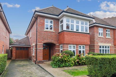 4 bedroom detached house for sale, Queen Elizabeth Crescent, Beaconsfield, Buckinghamshire, HP9