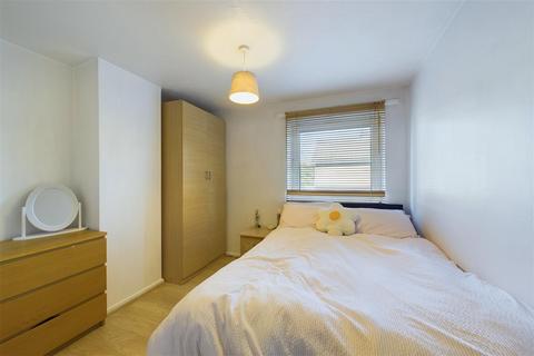 15 Oxford Road, London, E15 1DD