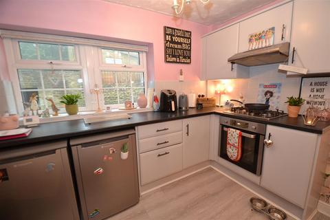 2 bedroom cottage for sale, Green End, Clayton, Bradford