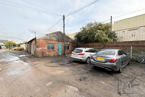 Warehouse to rent, Wharf Road, Gravesend