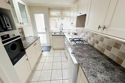 2 bedroom flat for sale, GFF, Windsor Road, Cleethorpes, N.E. Lincs, DN35 9LN