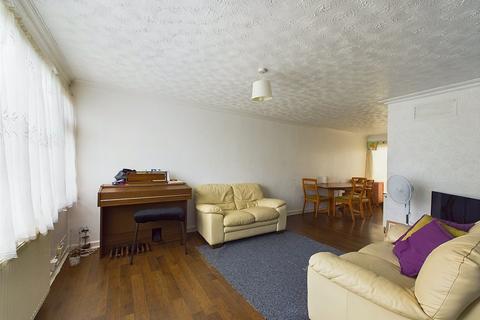 3 bedroom end of terrace house for sale, Golden Close, Tuffley, Gloucester, GL4