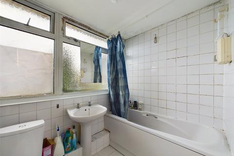 35 Golden Close, Tuffley, Gloucester, GL4 0QZ