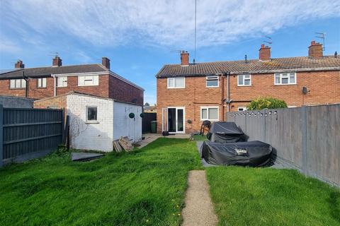 3 bedroom end of terrace house for sale, Nuffield Crescent, Gorleston