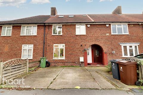 3 bedroom terraced house for sale, Becontree Avenue, Dagenham