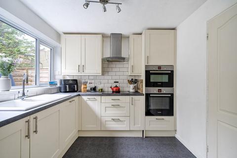 17 Fiona Close, Winchester, SO23 0HB