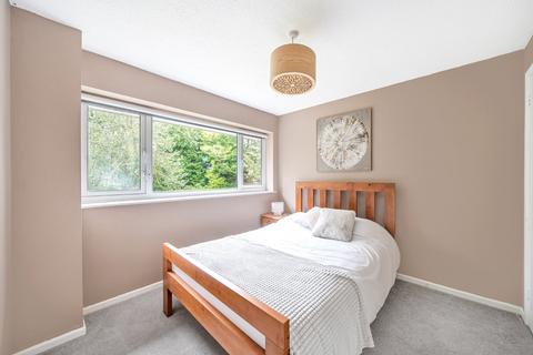 17 Fiona Close, Winchester, SO23 0HB