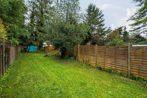 17 Fiona Close, Winchester, SO23 0HB