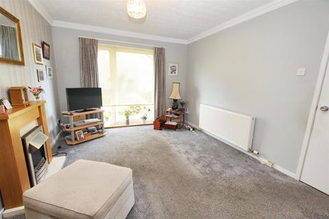 2 bedroom detached bungalow for sale, Howacre, Lanark