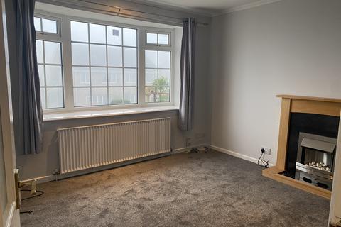 2 bedroom bungalow to rent, Maplin Avenue, Huddersfield HD3