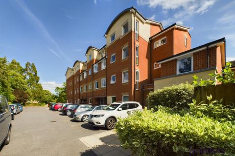 1 bedroom apartment for sale, Oaktree Court, Addlestone Park, Addlestone, Surrey, KT15