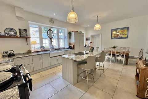 6 bedroom detached house for sale, Hague Road, Broadbottom