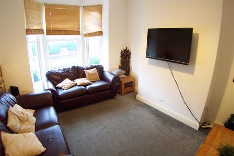 5 bedroom house to rent, Walmsley Road, Leeds