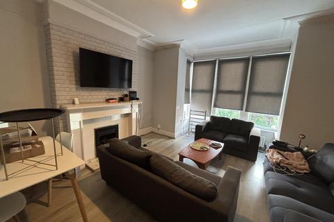 6 bedroom house to rent, Estcourt Terrace, Leeds