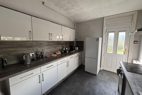 6 bedroom house to rent, Estcourt Terrace, Leeds
