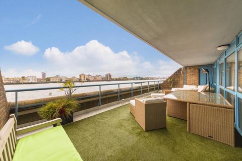 2 bedroom apartment for sale, Arnhem Wharf, Arnhem Place, London, E14