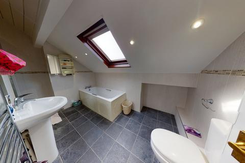 4 bedroom house to rent, Trelawn Avenue, Leeds