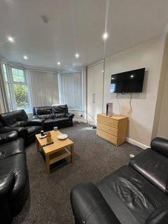 8 bedroom house to rent, St Michael Villas, Leeds