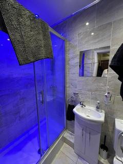 9 bedroom house to rent, St Michael Villas, Leeds