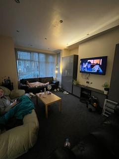 9 bedroom house to rent, St Michael Villas, Leeds