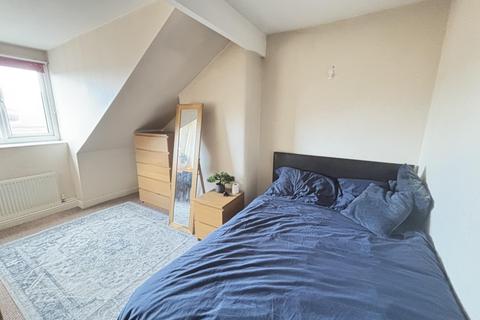 4 bedroom house to rent, Royal Park Mount, Leeds