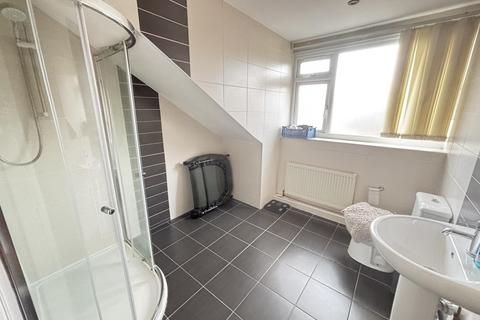 4 bedroom house to rent, Royal Park Mount, Leeds