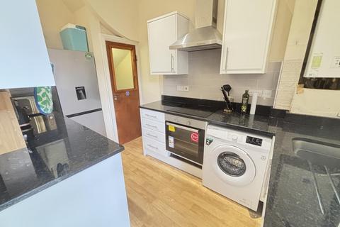 4 bedroom house to rent, Royal Park Mount, Leeds