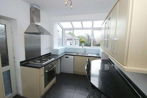 3 bedroom semi-detached house to rent, Grosvenor Road, Sale