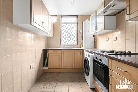 3 bedroom terraced house to rent, Birch Close, London, SE15