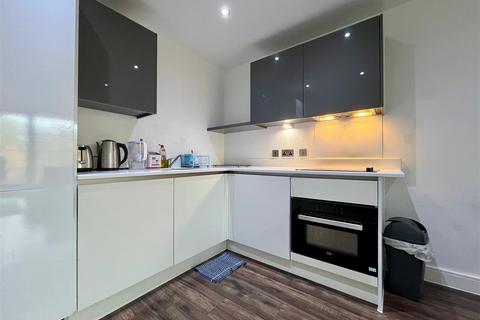 2 bedroom apartment to rent, The Quadrant, Sand Pits, Birmingham