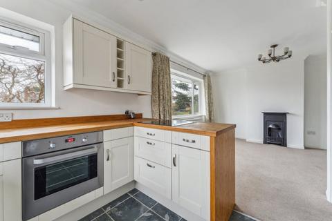 2 bedroom flat to rent, Beaumont Rise, Marlow SL7