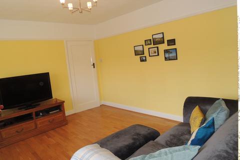 2 bedroom flat to rent, Oxford Court, Queens Drive, West Acton