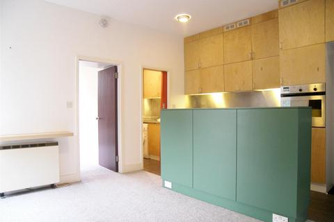 1 bedroom flat for sale, Sandcliffe, Hill Brow, Liss