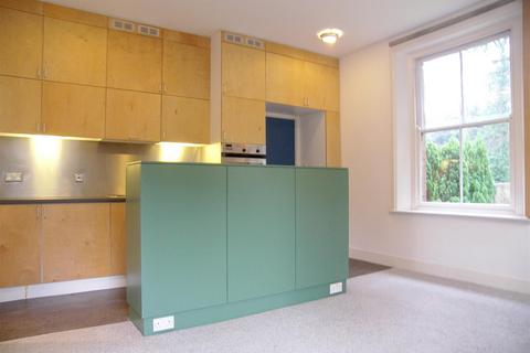 1 bedroom flat for sale, Sandcliffe, Hill Brow, Liss