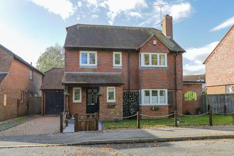 4 bedroom detached house for sale, St. Marys Meadow, Wingham, CT3