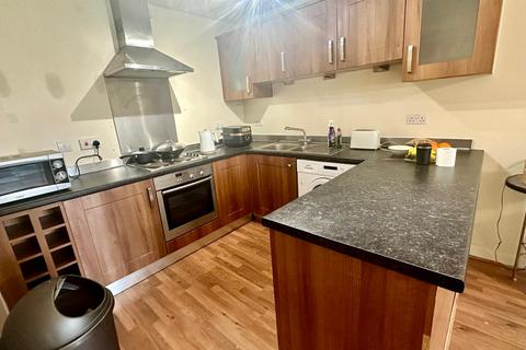 2 bedroom flat to rent, Denmark Road, Manchester M15
