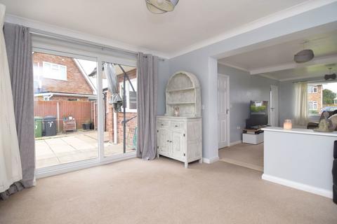7 Beech Crescent, West Winch, King's Lynn, PE33 0PZ