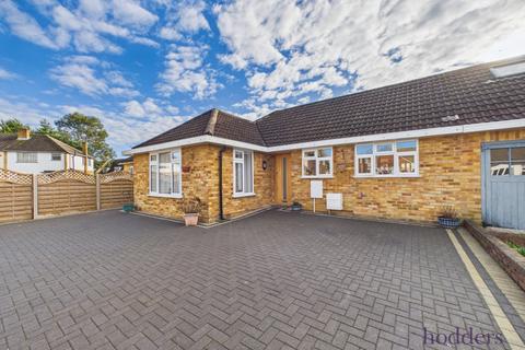 5 bedroom bungalow for sale, Thames Close, Chertsey, Surrey, KT16
