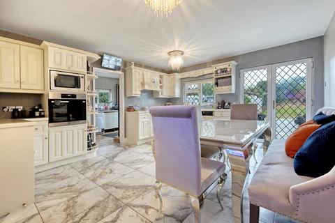 6 bedroom bungalow for sale, Church Road, Ramsden Bellhouse, Billericay