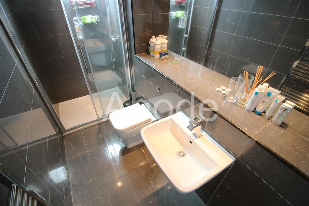 16 CA- Bathroom 2.jpg