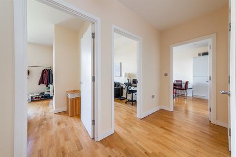 2 bedroom flat to rent, 133 Axminster Road, London N7