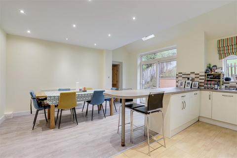 20 Greythorn Drive, West Bridgford, Nottingham, NG2 7GG