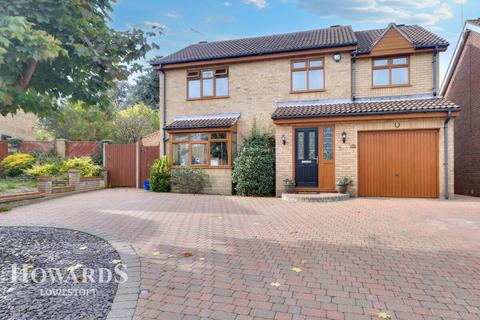 15 Beeching Drive, Lowestoft, NR32 4TB
