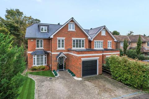 5 bedroom detached house for sale, Broomfield Court, Weybridge, KT13