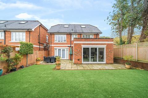 5 bedroom detached house for sale, Broomfield Court, Weybridge, KT13